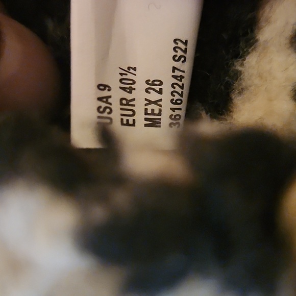 Fuzzy Leopard Birkenstock Wannabes 🖤 - Picture 8 of 10